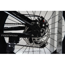 TORNADO 2005 BLACK WHITE