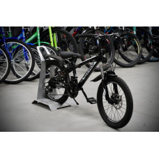 TORNADO 2005 BLACK WHITE