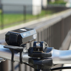 Фонарь для велосипеда передний CAT EYE AMPP 200