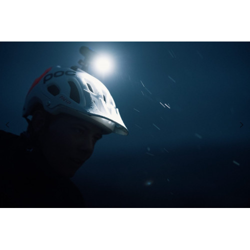 Фонарь для велосипеда передний с креплением на руль  Moon Meteor 400 люмен